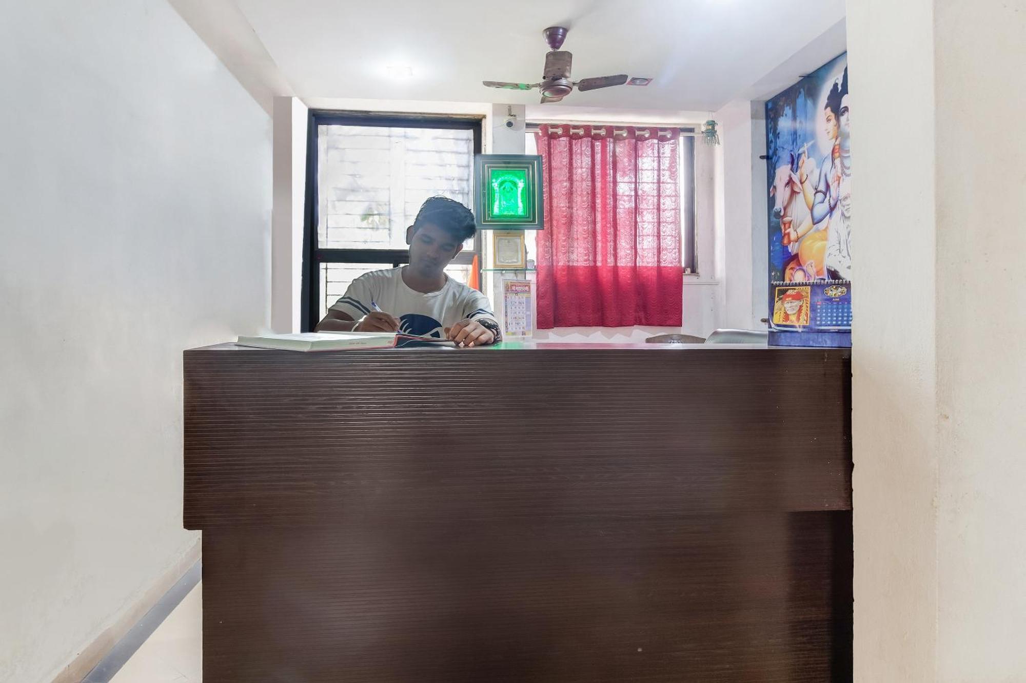 Отель Spot On Harihar Lodging And Yatri Niwas Колхапур Экстерьер фото