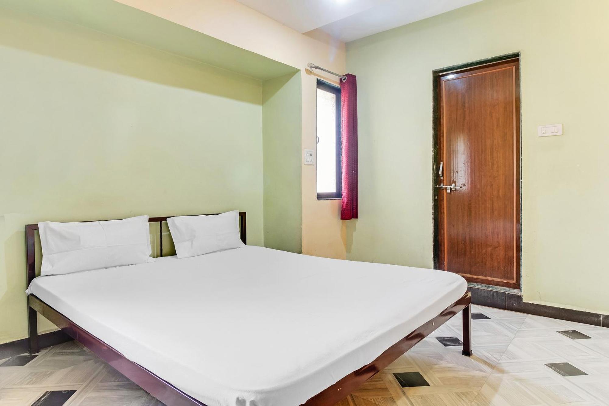 Отель Spot On Harihar Lodging And Yatri Niwas Колхапур Экстерьер фото