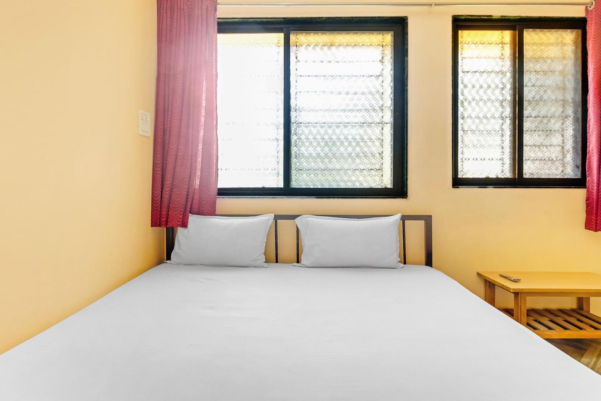 Отель Spot On Harihar Lodging And Yatri Niwas Колхапур Экстерьер фото